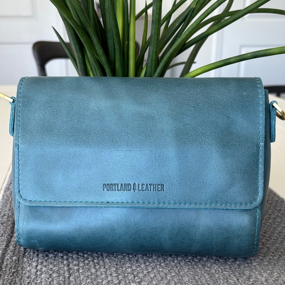 Portland Leather Goods Metro Medium Crossbody/ Cowboy Jeans